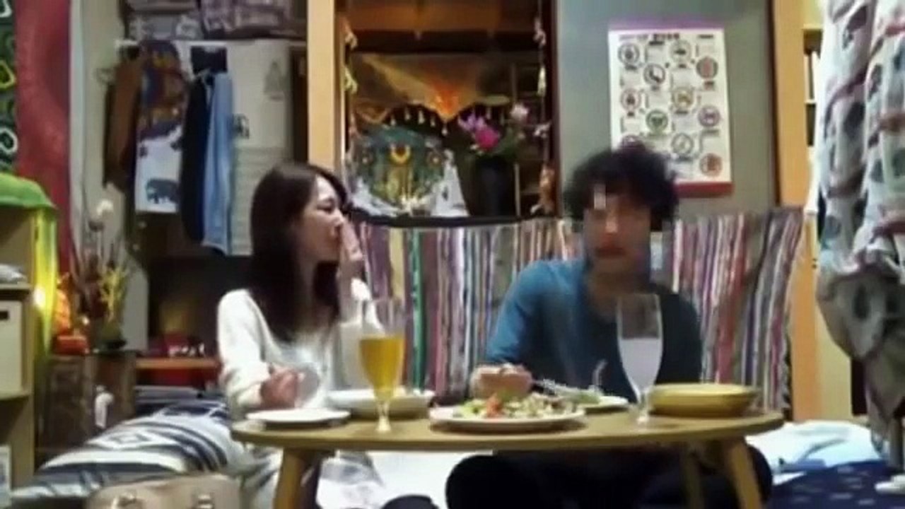 部屋でワインを飲んでたら 友達だと思っていたのにキスされ Anna Legaspi Laura J Dotson Video Dailymotion