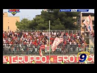 Barletta - Cosenza 3-0 | L'esultanza della curva biancorossa al rigore di Radi