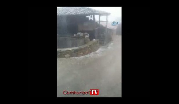 Amasya'ya ceviz büyüklüğünde dolu yağdı