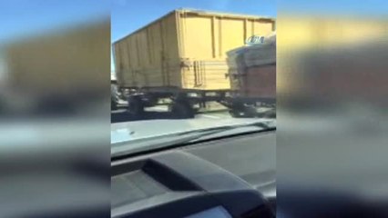 Pes Dedirten Görüntüler...römorka Bağlanan Köpek Metrelerce Böyle Sürüklendi