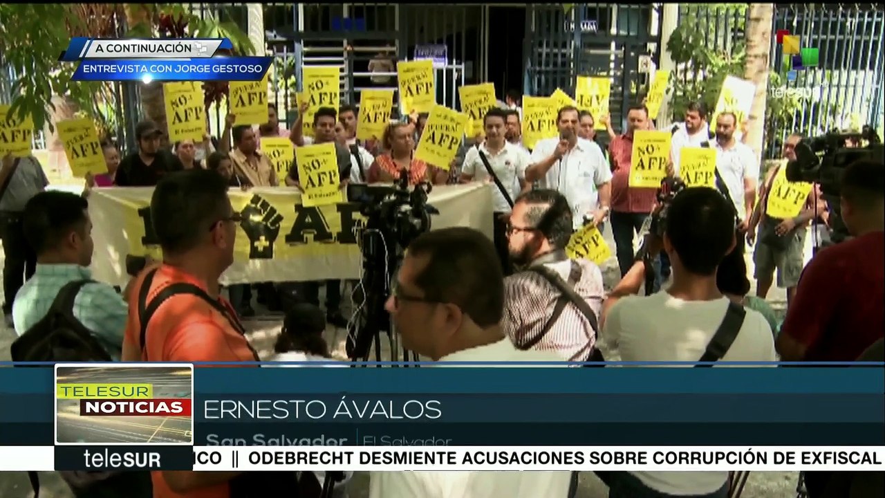 Movimientos sociales de El Salvador protestan contra las AFP