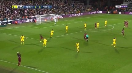 Metz-PSG: Expulsion Assou-Ekotto après son tacle sur Mbappe