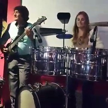 Rubia toca los timbales con Mario Pereyra!