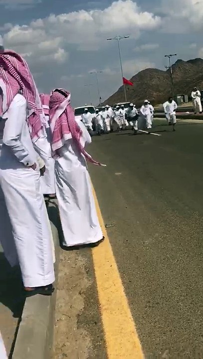 اضحك