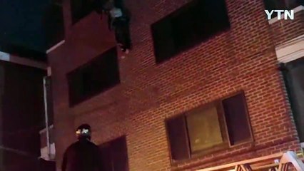 [제보영상] "먼저 가세요" 몸으로 불길 막은 소방관 / YTN (Yes! Top News)