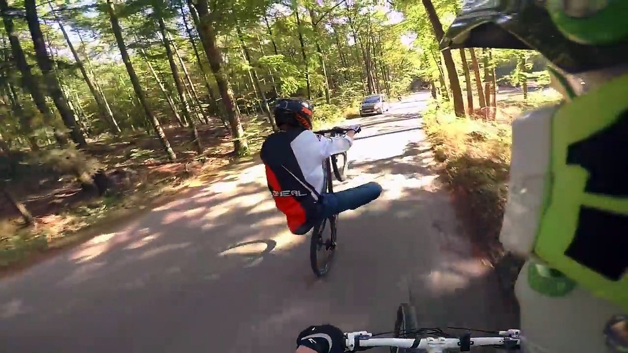 BIKE LIFESTYLE 2016 // DRUNK GUY & POLICE // fullfaceriders