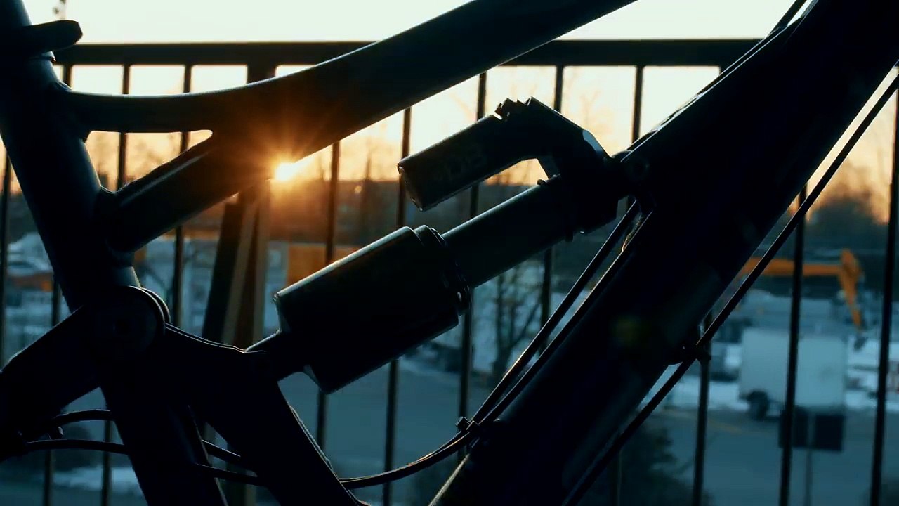 The EPICNESS of URBAN STUNTRIDING // maze_ffr rider spotlight // fullfaceriders