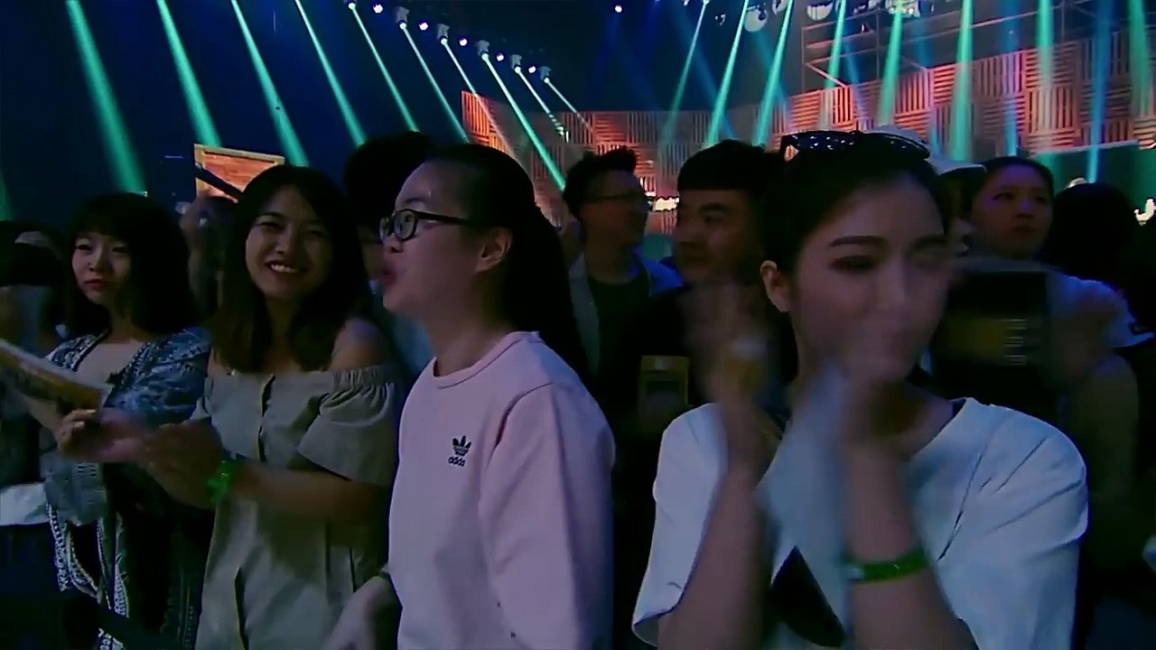 【中国有嘻哈】第十期预告一次性看完 GAI爷火力全开 变身全能歌手 演唱《苦行僧》 帮唱嘉宾环节秒变相亲节目 第一期