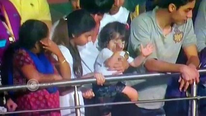 Hrithik Roshans Family Photo Shoot _ MUST WATCH