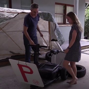 Ce papa va faire un beau cadeau à sa fille qui vient d'avoir son permis... La blague!!!!