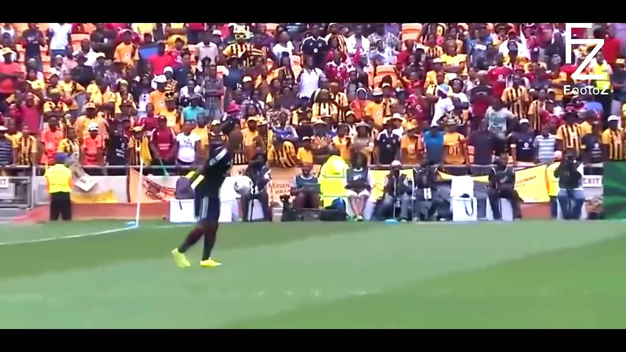 Football Freestyle During and Before a Match ● HD ✔️