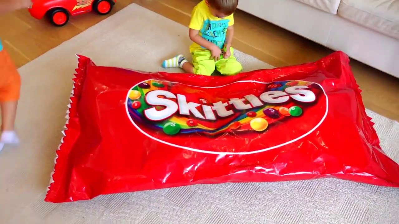 Funny Baby & Giant Candy Accident! Johny Johny Yes Papa Song Nursery Rhymes Song for Kids