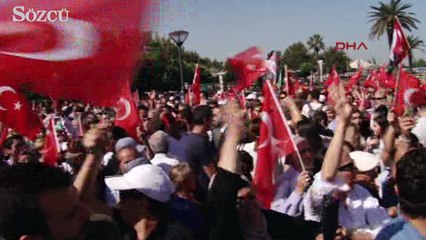 İzmir'de hareketli saatler