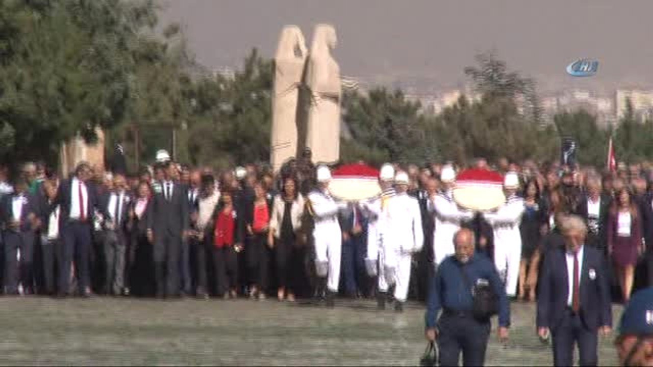 CHP'den 94. Kuruluş Yıl Dönümünde Anıtkabir'e Ziyaret
