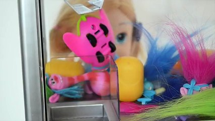 Y dulces garra juego Chicas ladrón máquina jugando tiendas sorpresas Trolls de bananakids vs