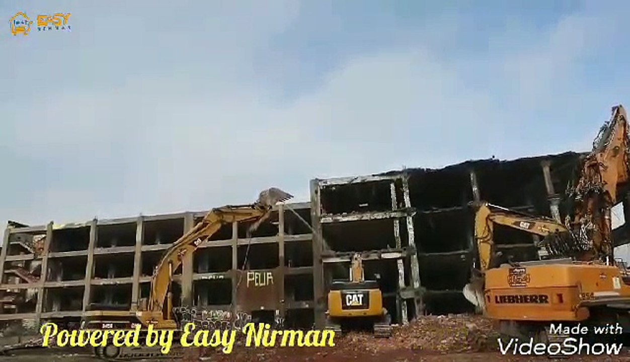 Tearing Down Construction Site Building Caterpillars | Easy Nirman (2)