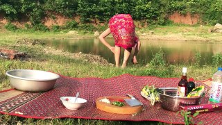 Beautiful HOT GIRL Cooking roasted Big Fish with Fresh Vegetable How to Roasted Fish Fish