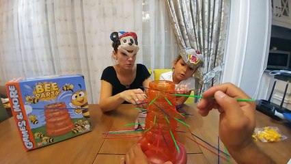 Arı partisi dikkatli ol arıları düşürme kazan, eğlenceli çocuk videosu, toys unboxing