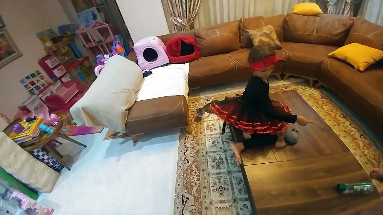 Kedicik Alinanın aşı zamanı, Dede doktor oldu iğne yaptıi elif kedi kostümü giydi