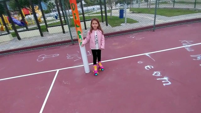 Parkta paten kaymaca havalar biraz düzelince elif patenleri kaptı, eğlenceli çocuk videosu