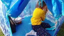 Elsa çadır bahçede,anna elsa  elif piknik yapıyor, eğlenceli çocuk videosu
