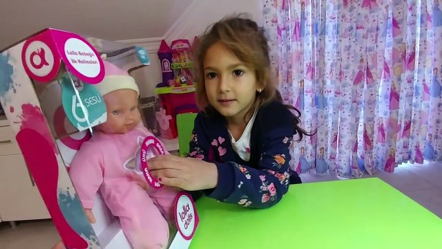Lolla bebek konuşan bebek kutusu açtık, eğlenceli çocuk videosu
