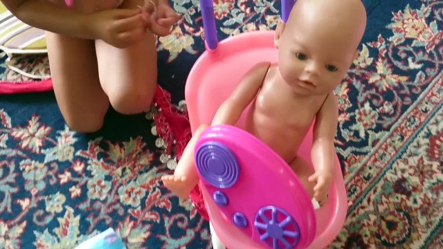 Havuzda ⛲ elif ve aliş. Tabiki prenses ariel ve sinderella da var