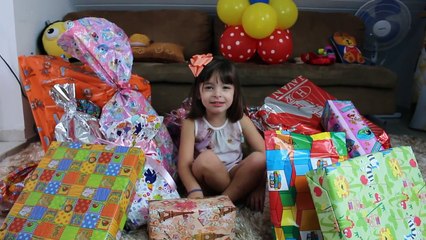 ABRINDO OS PRESENTES DO MEU ANIVERSÁRIO DE 4 ANOS