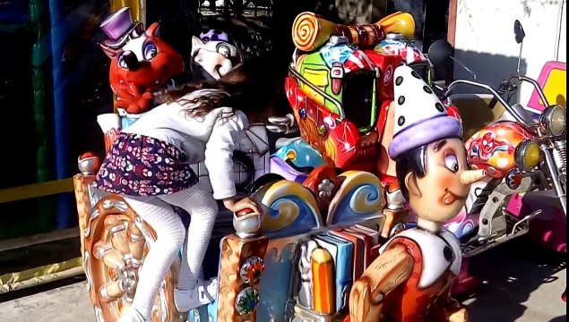 ANTALYA ATATÜRK PARKI LUNAPARK ÇARPIŞAN ARABA DÖNME DOLAP CAROUSEL GONDOL