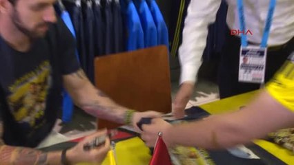 Şampiyon Atlet Ramil Guliyev Taraftarlarla Buluştu