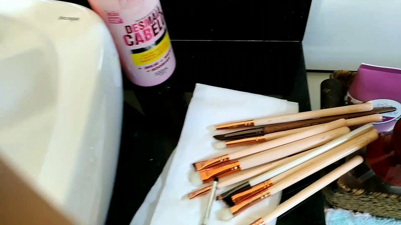 vlog #4 (Lavando pinceis, organizei minha gaveta, cocada)