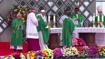 Pope leaves Colombia with prayers for peace