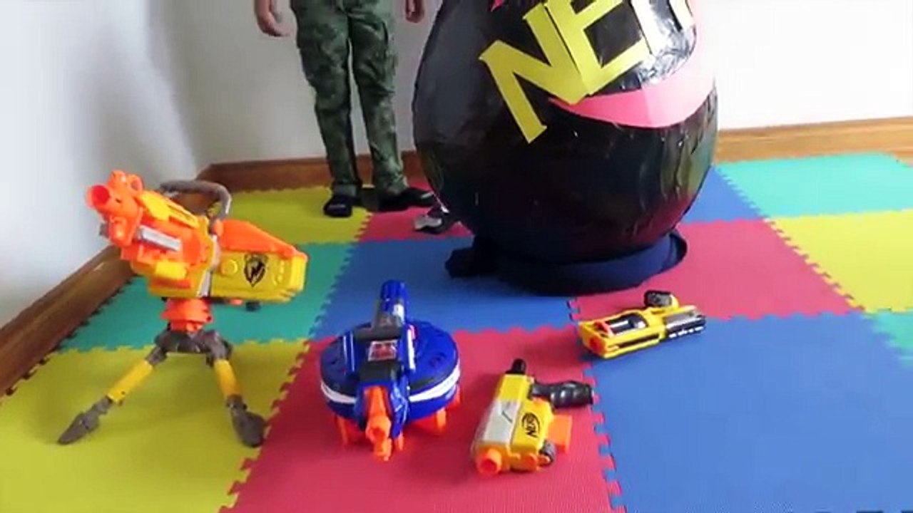 Ataque más grande huevo familia divertido casco sorpresa del mundo hobbykidstv nerf