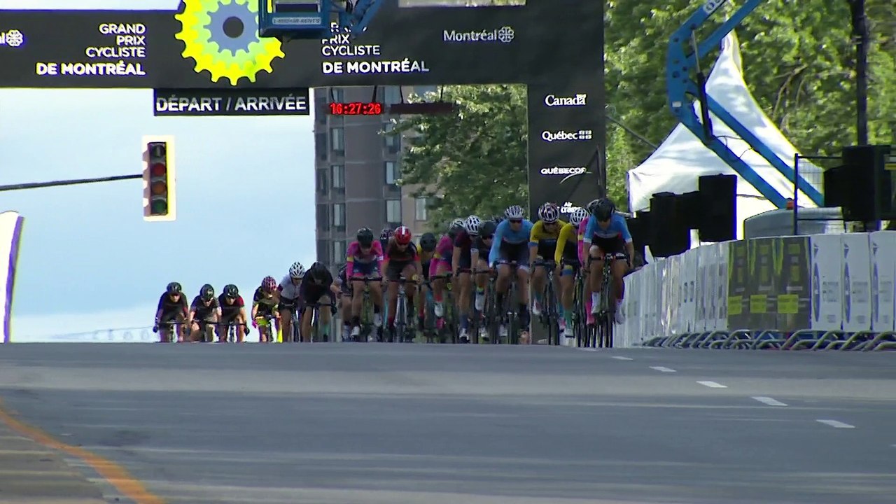 Critérium National 2017 - Femmes - L'Équipe du canada prend rapidement le contrôle de la tête.