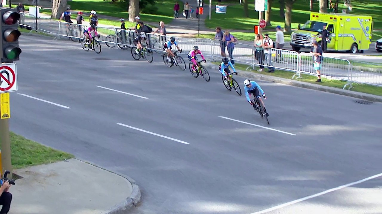 Critérium National 2017 - Femmes -On bagarre pour maintenir le contrôle de la tête.