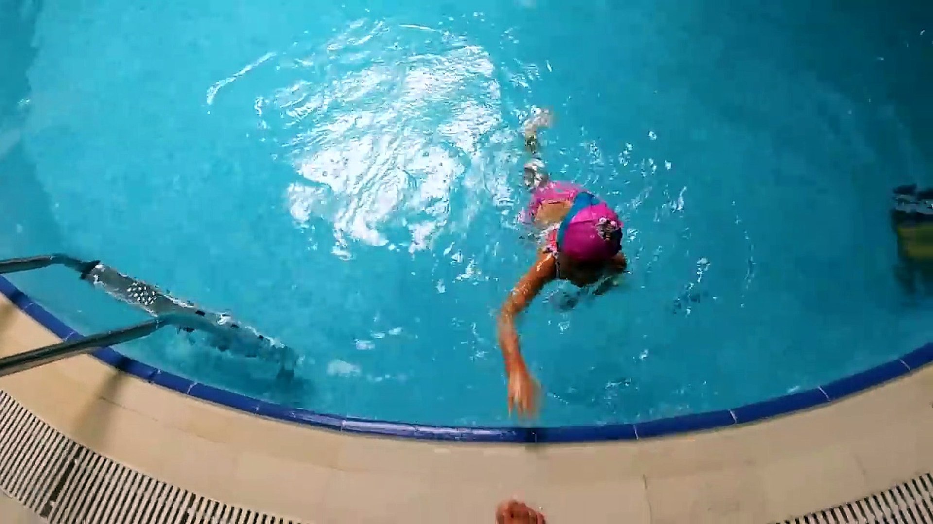 Havuzu, yüzmeyi özlemişiz, kısa havuz keyfimiz, eğlenceli çocuk videosu -  Dailymotion Video