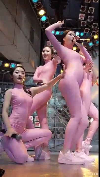 [직캠 레전드] 타이즈 입고 쩍벌♥ 식스밤(SixBomb) 소아(SOA) Step to me / SEXY KPOP FANCAM