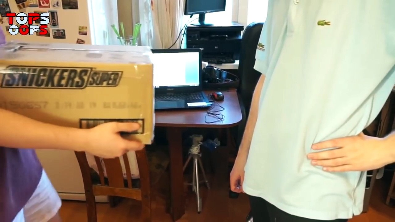 100 НЕРЕАЛЬНЫХ ПРАНКОВ НАД ДРУЗЬЯМИ для ШКОЛЫ / ШКОЛЬНЫЕ ЛАЙФХАКИ +