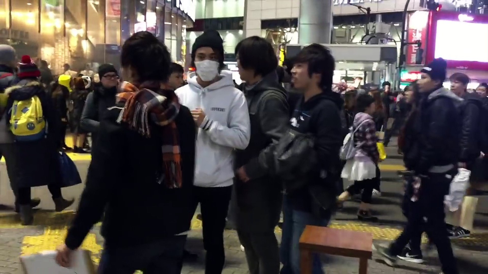 街中で強そうなやつとお金をかけて腕相撲して成敗してきた 前編 Video Dailymotion