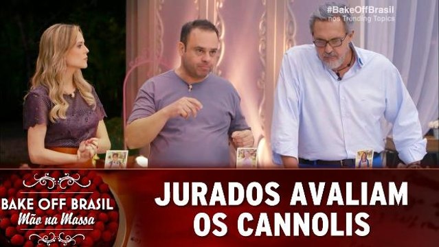 Jurados avaliam os cannolis