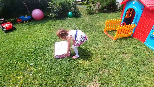 Bahçeye havuz açmaya karar verdik zor oldu , eğlenceli çocuk videosu