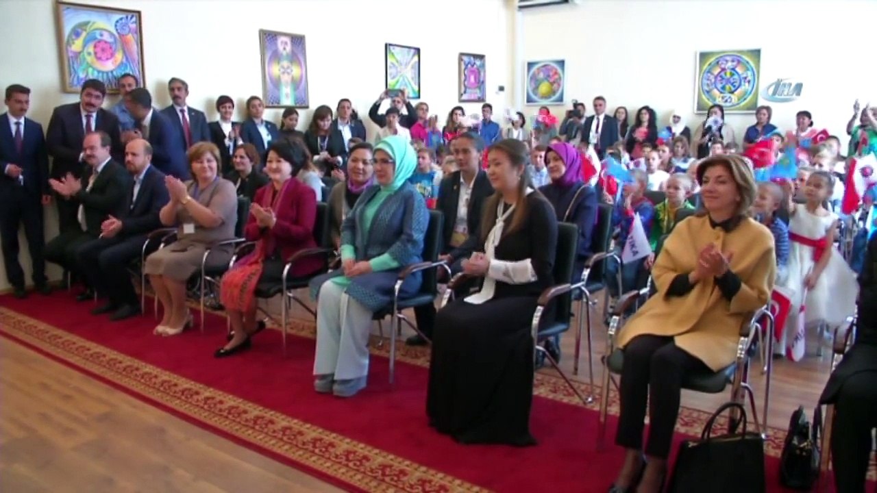 Emine Erdoğan Astana Yetimhanesinde