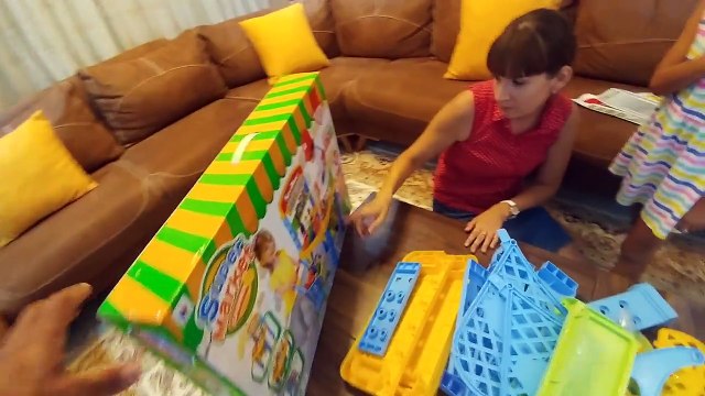 ELİFE SÜPER MARKET AÇTIK, mahalle bakkalı matrkete karşı , eğlenceli çocuk videosu