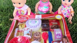 Vivant et bébés bébé anniversaire gâteau cônes crème poupées de la glace fête vidéos melissa doug
