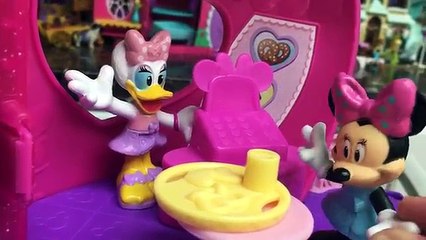 Minnie T Disney Junior Video Minnie Cant Find Figaro Cat In The Huge Fabulous Shopping Ma