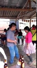 Por esto yo no bailo. Tres pies izquierdos