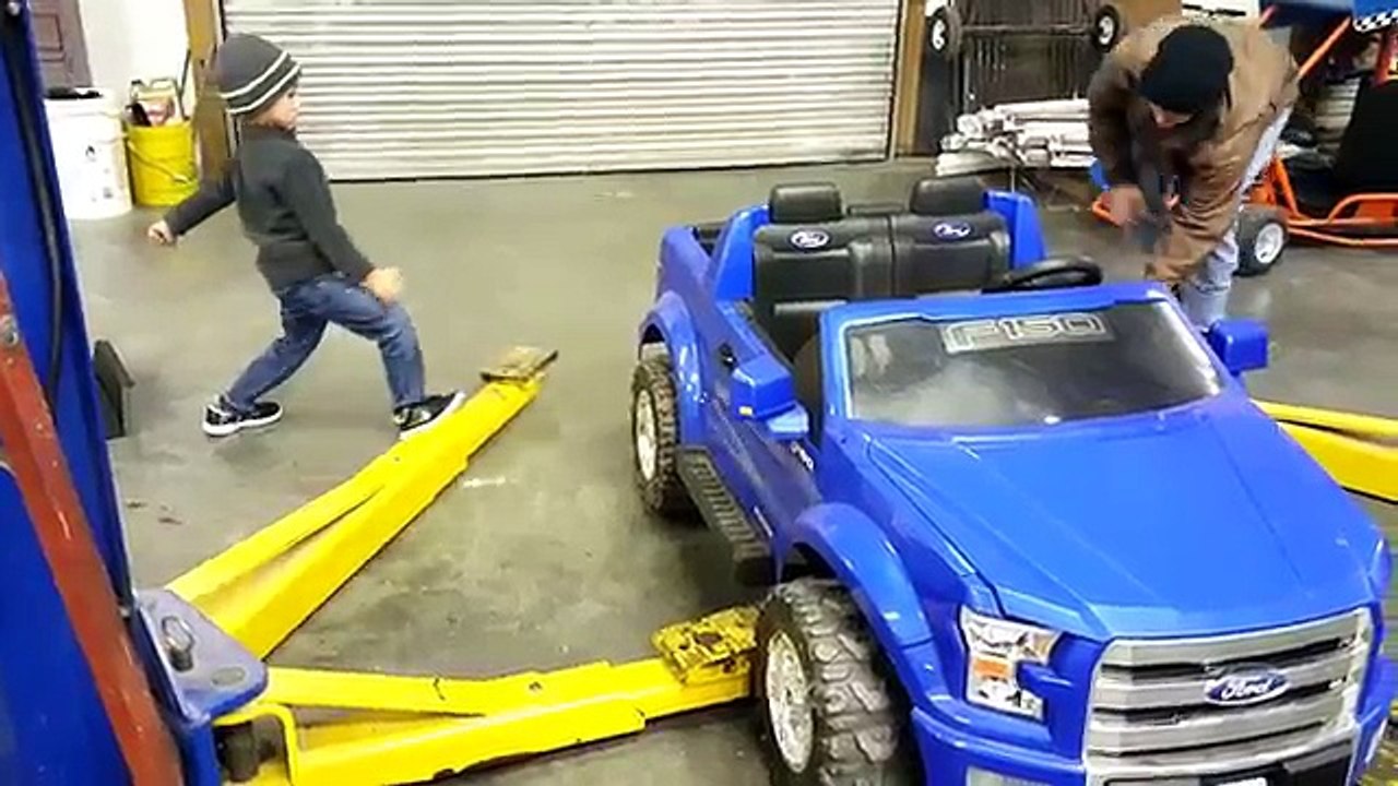 Kruz Fixing The Power Wheel Ride On Ford F-150 (Changing The Battery)