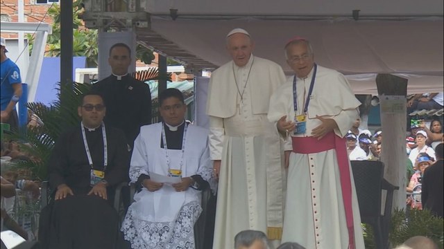 El papa pidió bendiciones para quienes prestan ayuda en barrio San Francisco