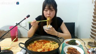 고춧가루 팍팍 파송송 고추송송 참치넣고 얼큰한 열 라면 먹방 mukbang 볼빨간효닝 20170531