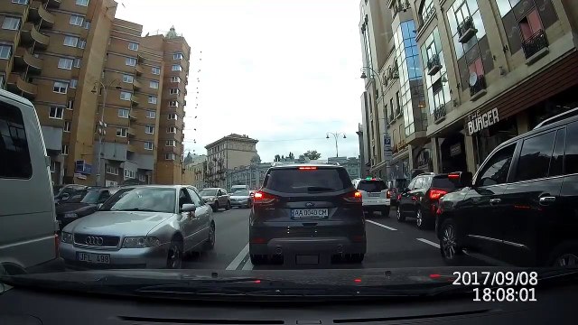 Explosion d'une voiture piégée dans la ville de Kiev !